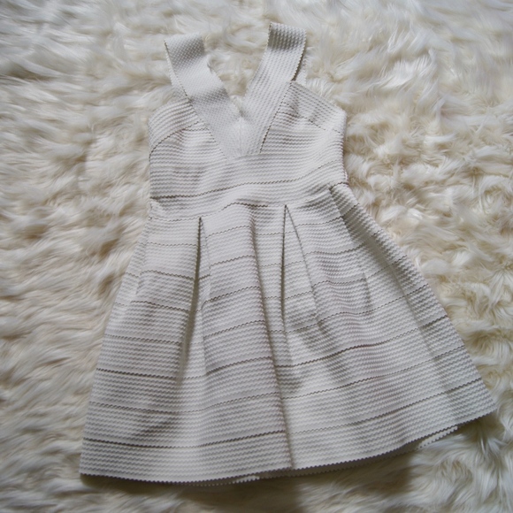 H&M Dresses & Skirts - H&M Dress Bodycon Flared Skirt Shapewear Women's M